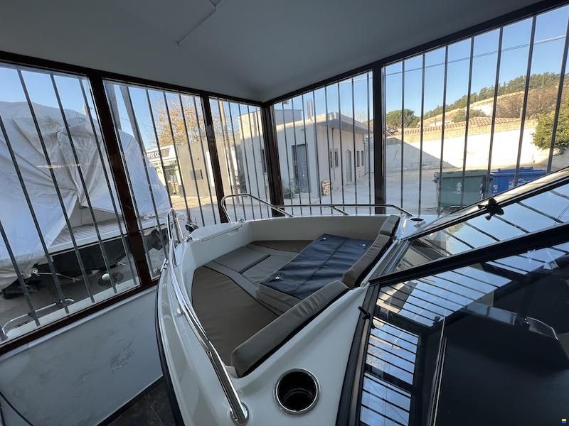 Quicksilver 555 BOWRIDER
