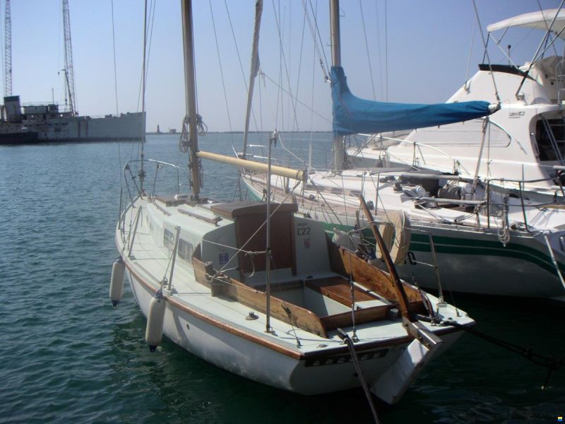 Offshore Halcyon 27