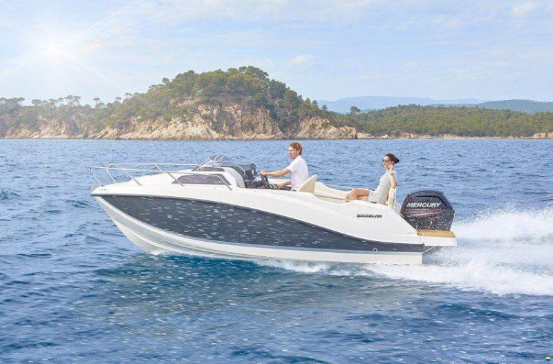 Quicksilver ACTIV 555 CABIN