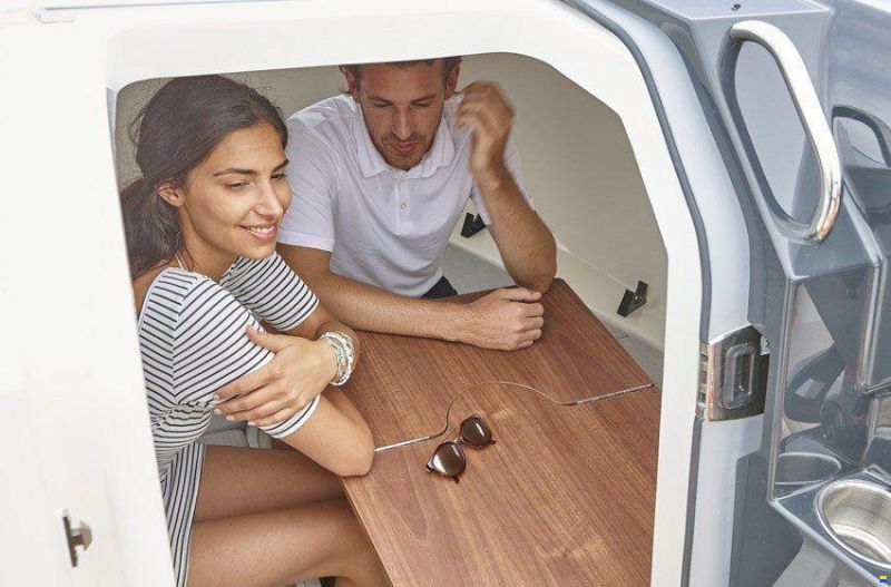 Quicksilver ACTIV 555 CABIN