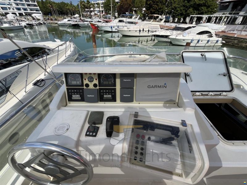 Ferretti 530