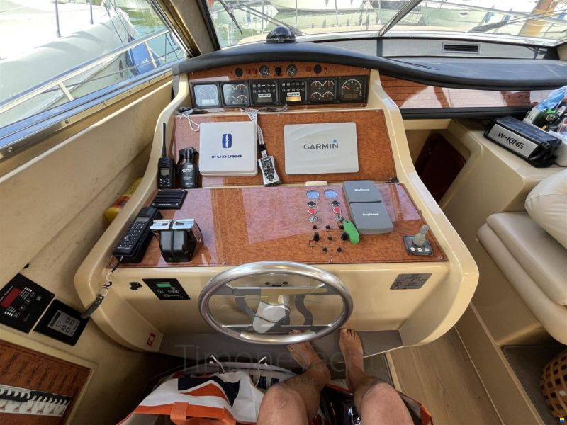 Ferretti 530