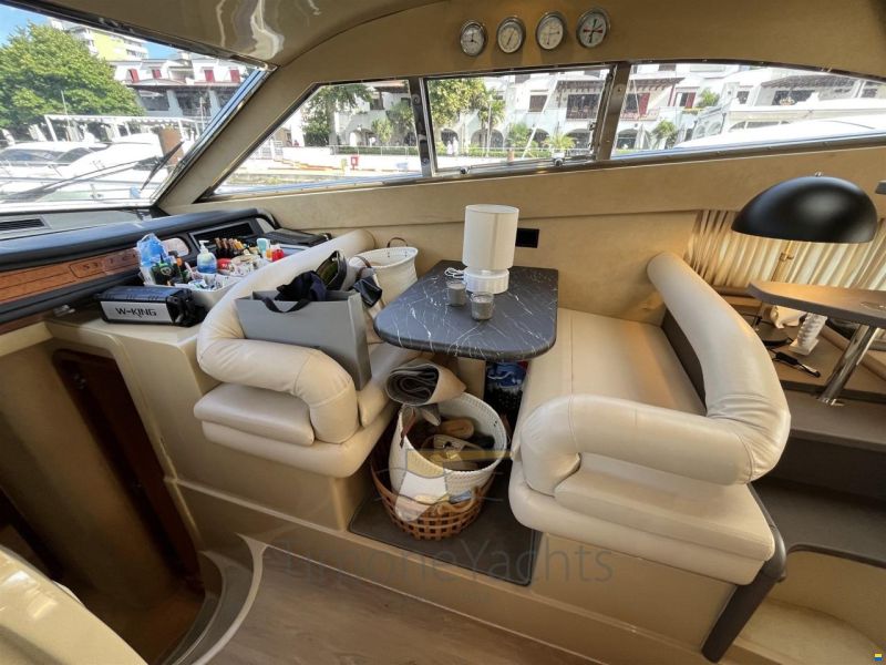 Ferretti 530