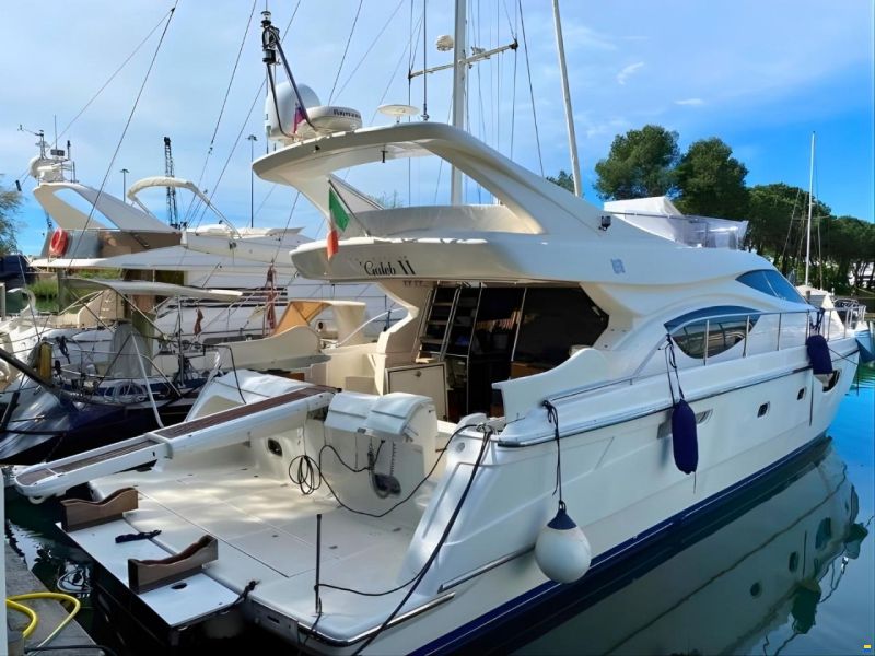 Ferretti 550