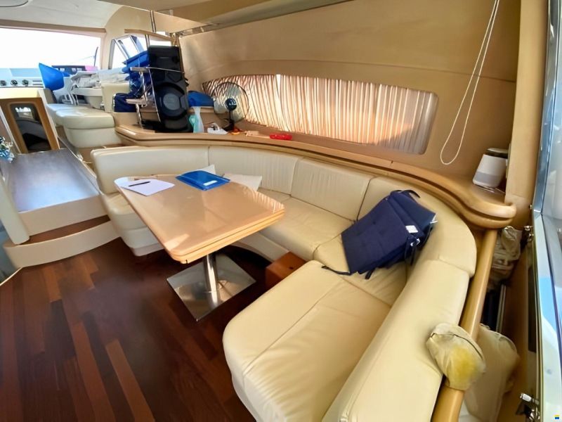 Ferretti 550