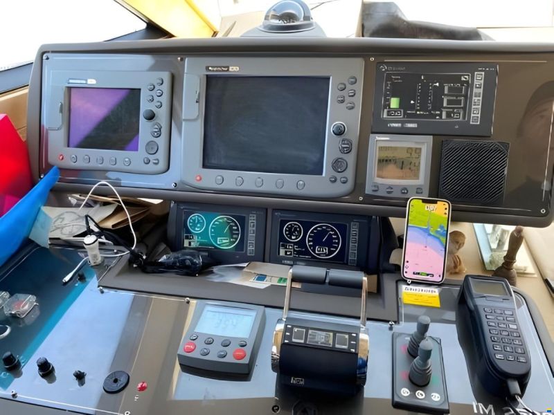 Ferretti 550
