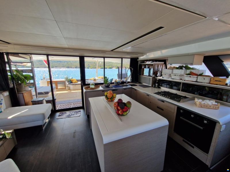 Fountaine Pajot Alegria 67
