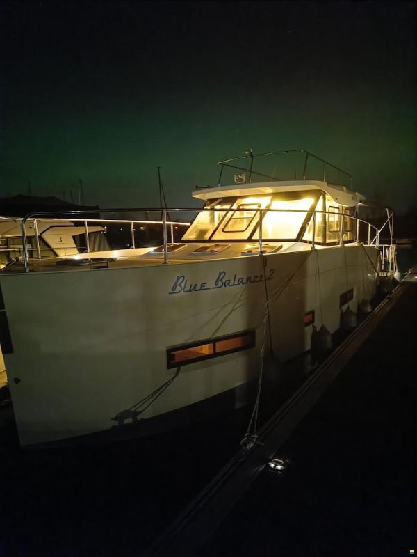 Cobra Futura 36