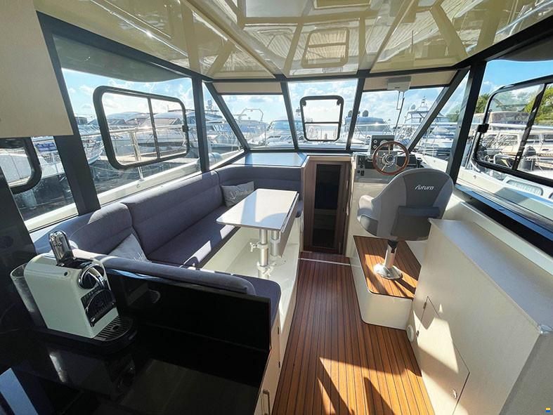 Cobra Futura 36