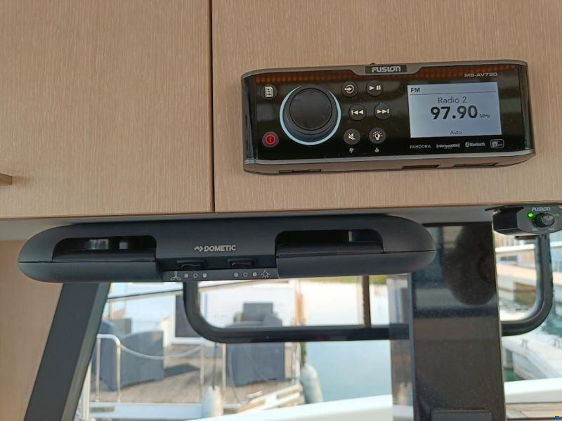 Cobra Futura 36