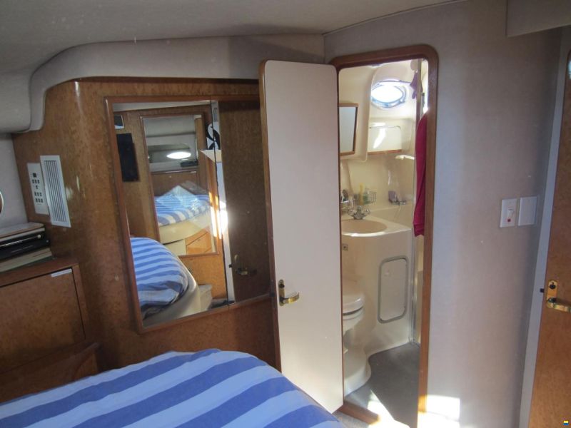 Sea Ray 400 Sedan Bridge