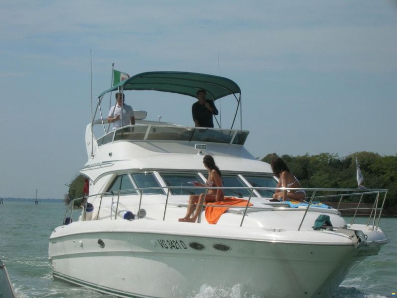 Sea Ray 400 Sedan Bridge