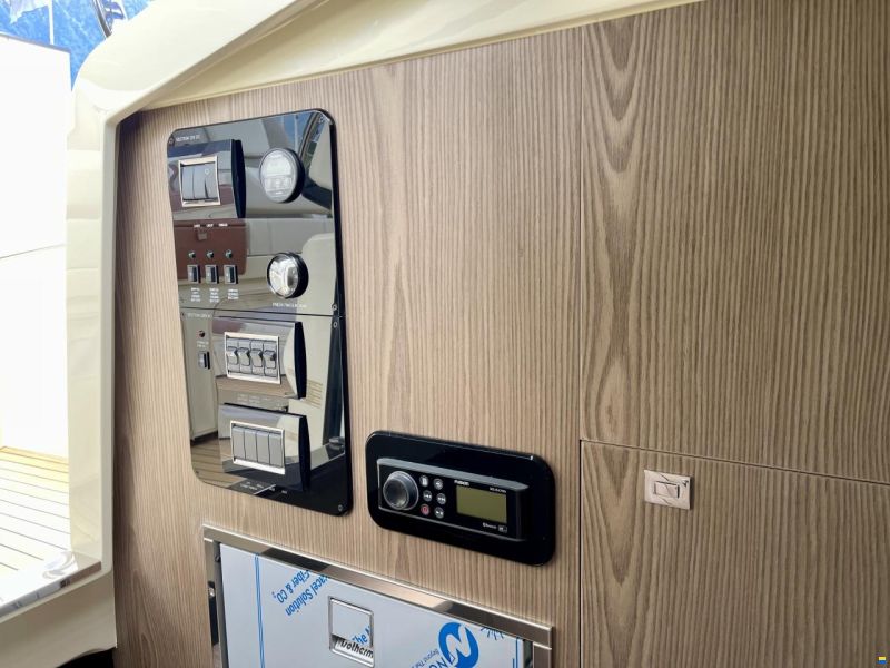 Invictus 320 GT NUOVA in