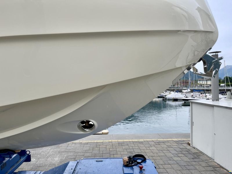 Invictus 320 GT NUOVA in