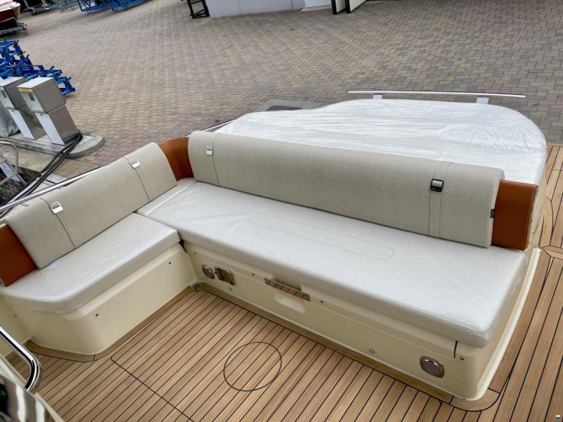 Invictus 320 GT NUOVA in