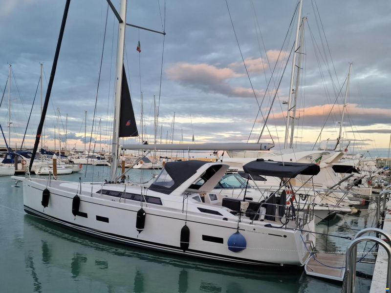 Grand Soleil Long Cruise 42