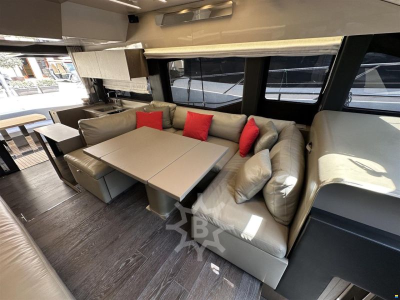 Cranchi E52