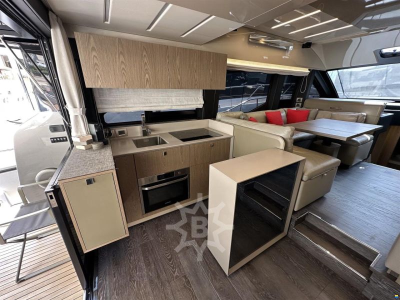 Cranchi E52