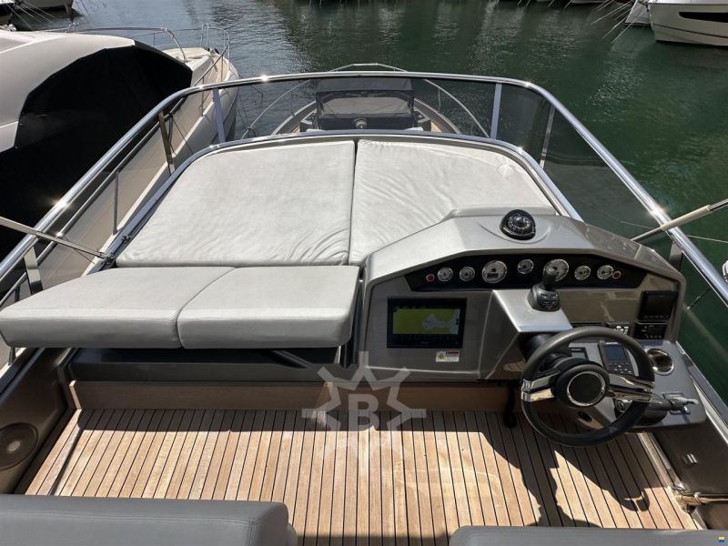 Cranchi E52