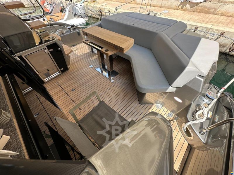 Cranchi E52