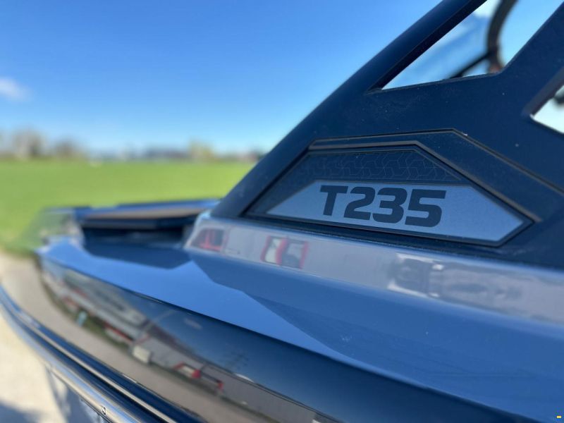 Axis T235