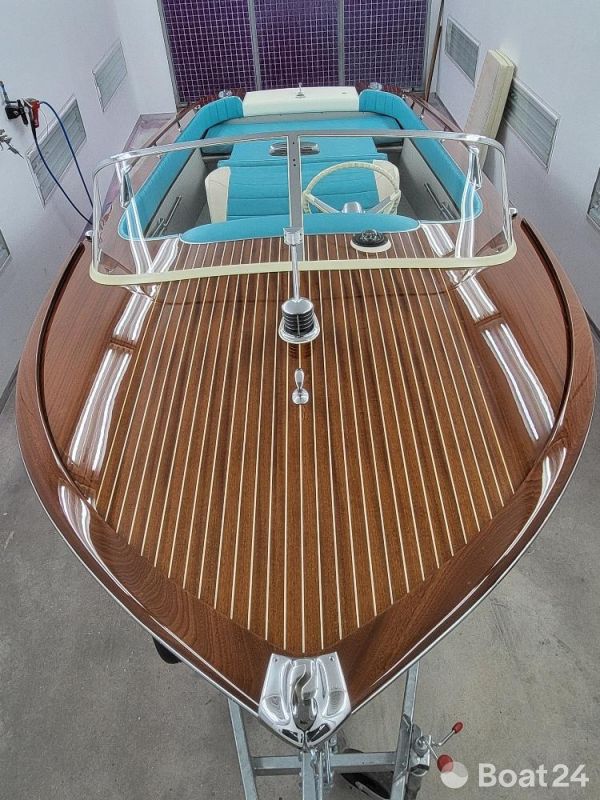 Riva Junior