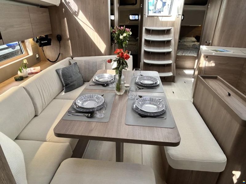 Beneteau Oceanis 47