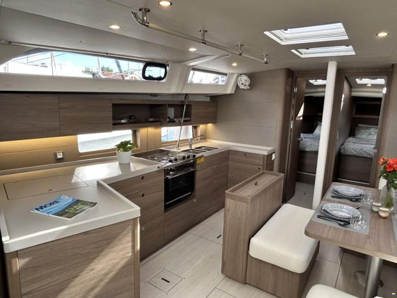 Beneteau Oceanis 47