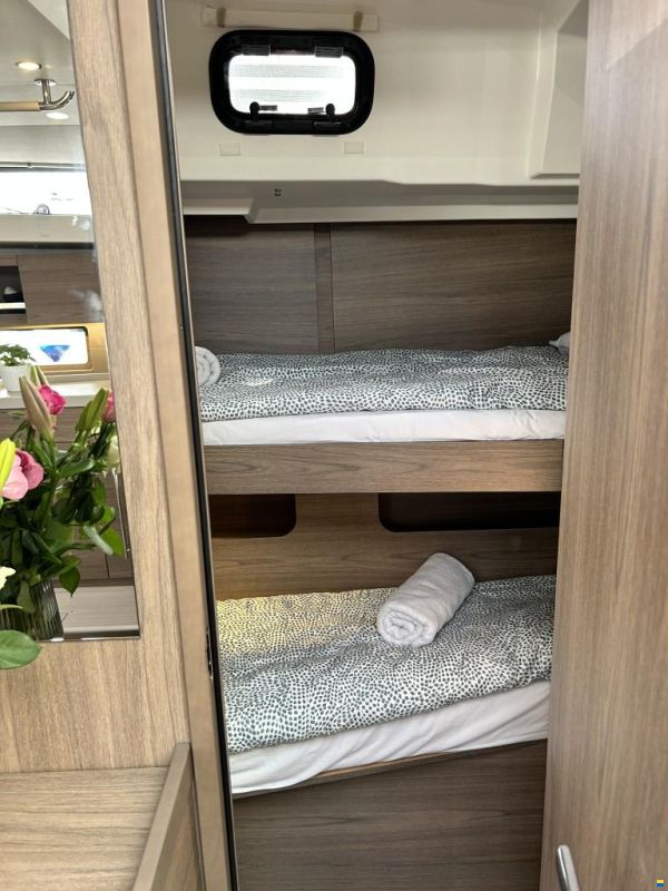 Beneteau Oceanis 47