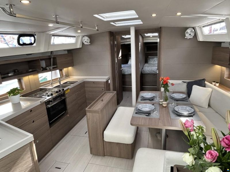 Beneteau Oceanis 47