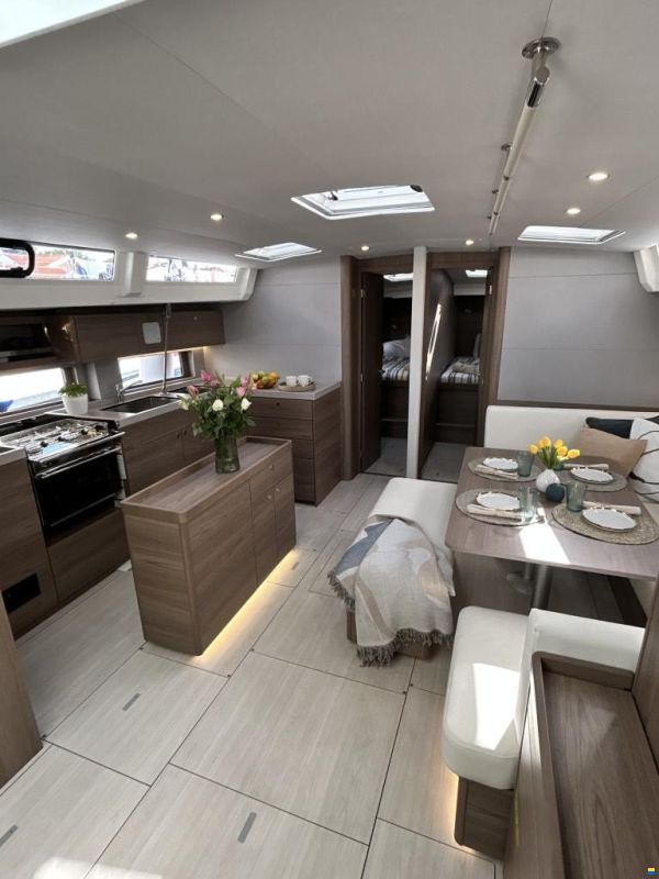 Beneteau Oceanis 52