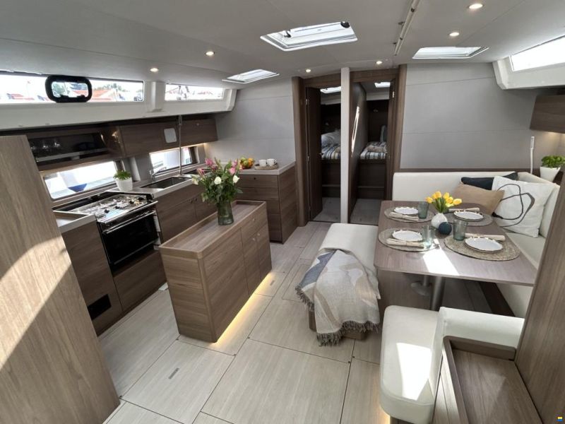 Beneteau Oceanis 52