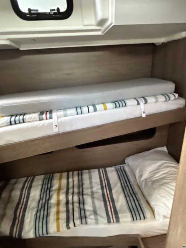 Beneteau Oceanis 52