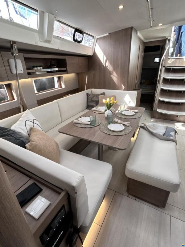 Beneteau Oceanis 52