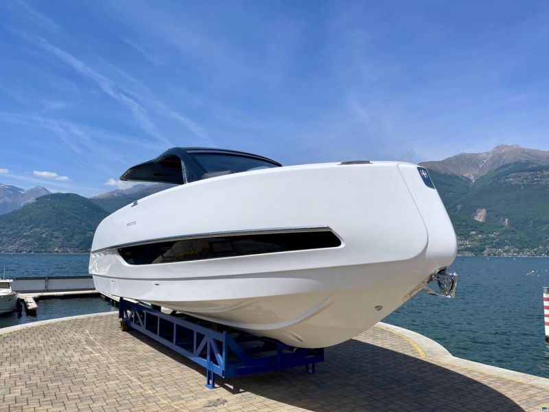 Invictus 420 TT NUOVA