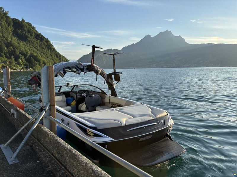 MALIBU WAKESETTER LSV 247