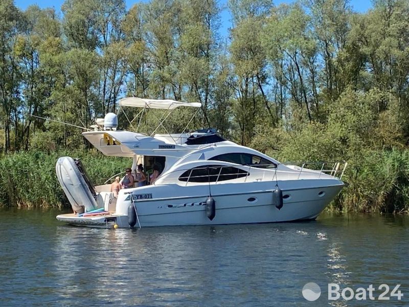 Azimut 42