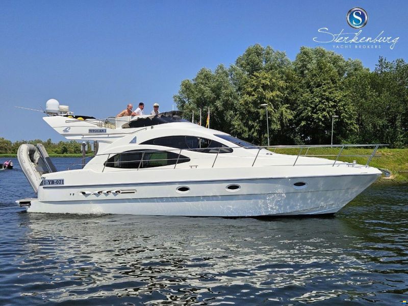 Azimut 42