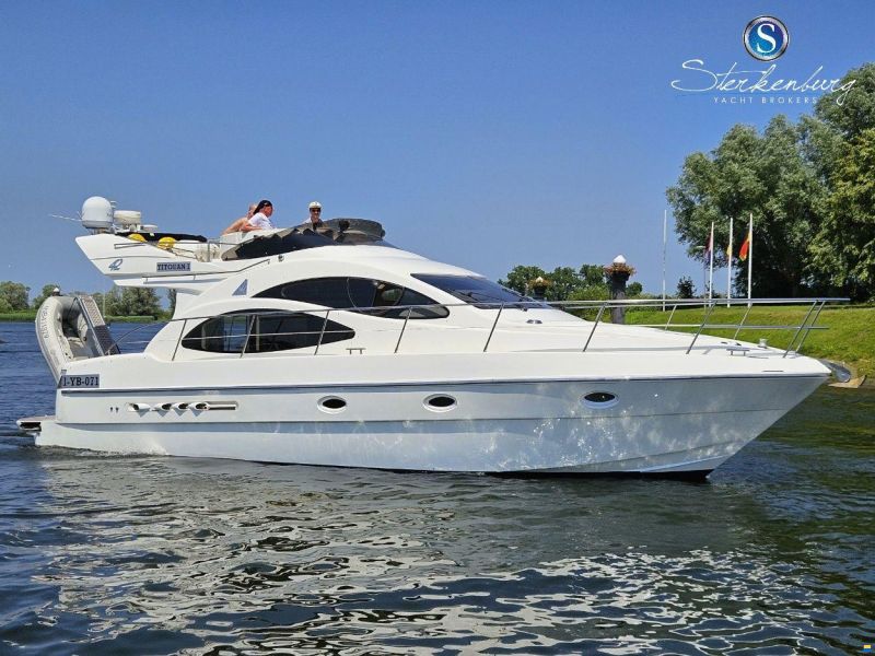 Azimut 42
