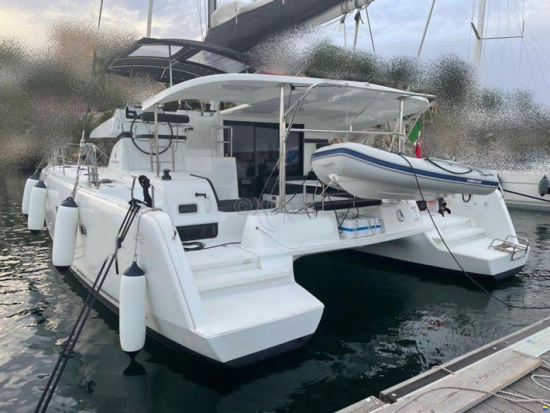 Lagoon 42