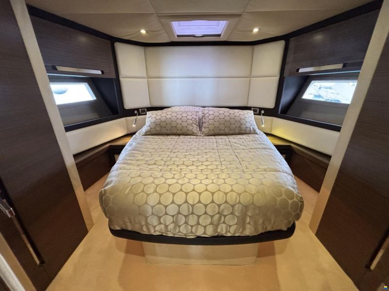 Azimut 55s