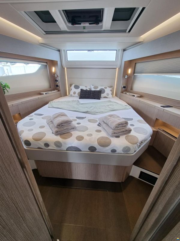 Sealine C390