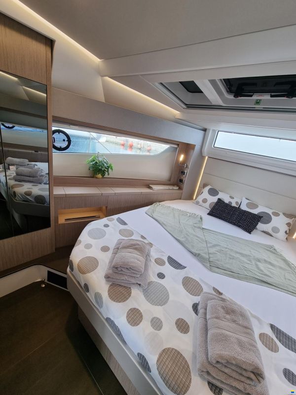 Sealine C390