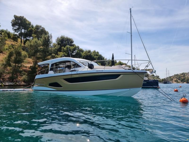 Sealine C390