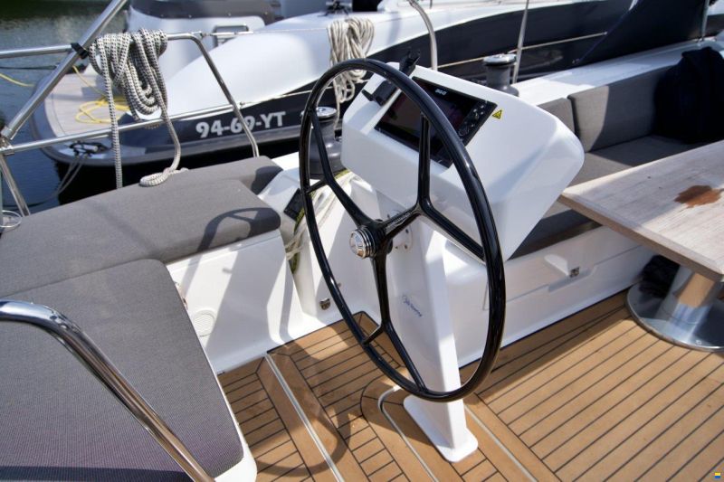 Hanse 508