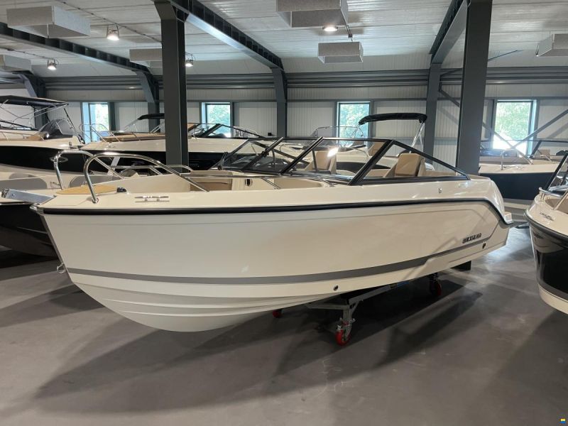 Quicksilver 605 BOWRIDER
