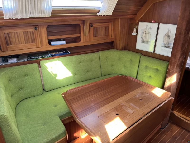 Aphrodite 33