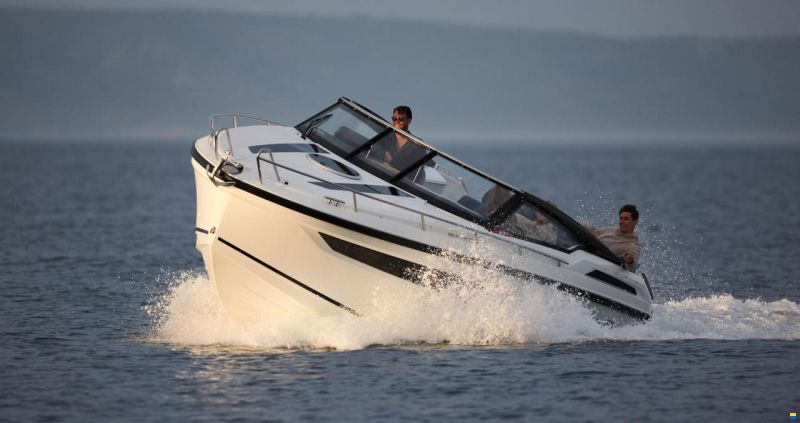 Parker 800 Cruiser