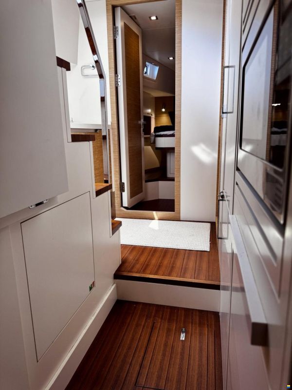 Alia Yachts Custom 164