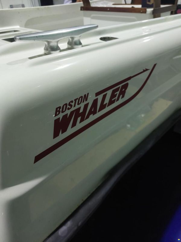 Boston Whaler 21 Outrage